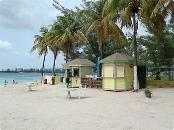 Hotel Holiday Inn Express & Suites Nassau